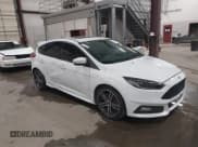 ✅ 2015 Ford Focus ST • VIN: 1FADP3L9XFL261741 • Лот: 41641449. Опубликован ранее на IAAI с пробегом 184 367 миль. Бесплатный доступ к архиву аукционных продаж из США и подробный отчёт об истории автомобиля на DreamBid. Изображение 1.