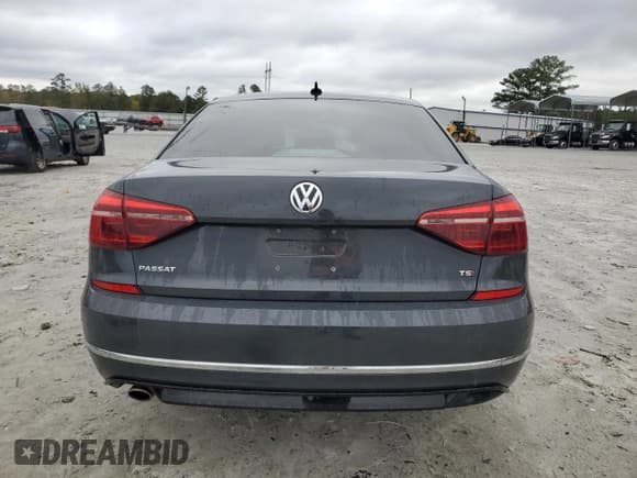 ✅ 2018 Volkswagen Passat S • VIN: 1VWAA7A36JC015344 • Лот: 82348465. Опубликован ранее на Copart с пробегом 93 068 миль. Бесплатный доступ к архиву аукционных продаж из США и подробный отчёт об истории автомобиля на DreamBid. Изображение 6.