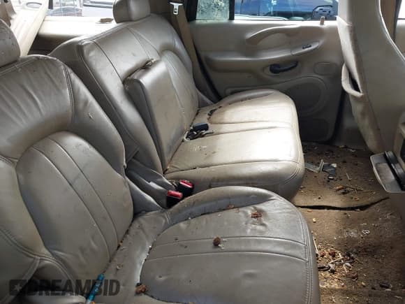 ✅ 2000 Ford Expedition Eddie Bauer • VIN: 1FMPU18L5YLC36320 • Lot: 42355865. Listed on IAAI with 221,787 mi. Free auction sales archive from the USA and detailed vehicle history report at DreamBid. Image 8.