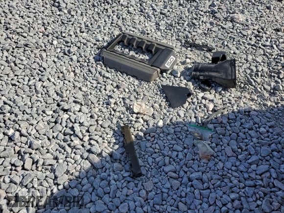 ✅ 2016 Ford Mustang GT Premium • VIN: 1FA6P8CF4G5301569 • Lot: 94654955. Wystawiony na Copart z przebiegiem 71 650 mil. Bezpłatny archiwum sprzedaży aukcyjnych z USA i szczegółowy raport historii pojazdu na DreamBid. Zdjęcie 12.