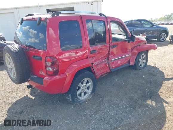 ✅ 2005 Jeep Liberty Limited • VIN: 1J4GL58K85W566284 • Lot: 42664825. Listed on IAAI with 120,538 mi. Free auction sales archive from the USA and detailed vehicle history report at DreamBid. Image 4.
