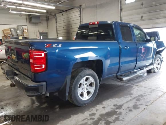 ✅ 2018 Chevrolet Silverado 1500 LT • VIN: 1GCVKRECXJZ131814 • Lot: 43590513. Wystawiony na IAAI z przebiegiem 52 445 mil. Bezpłatny archiwum sprzedaży aukcyjnych z USA i szczegółowy raport historii pojazdu na DreamBid. Zdjęcie 4.