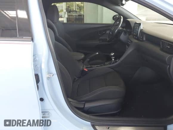 2020 Hyundai Veloster z VIN KMHT36AH1LU004224, wystawiony jako IAAI lot #42292567 z przebiegiem 74 725 mil mil oraz . Historia ofert i sprzedaży dostępna na DreamBid. Obrazek 5.