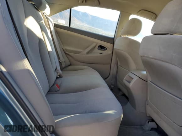 ✅ 2010 Toyota Camry LE • VIN: 4T4BF3EK0AR002751 • Lot: 82604825. Wystawiony na Copart z przebiegiem 87 805 mil. Bezpłatny archiwum sprzedaży aukcyjnych z USA i szczegółowy raport historii pojazdu na DreamBid. Zdjęcie 10.