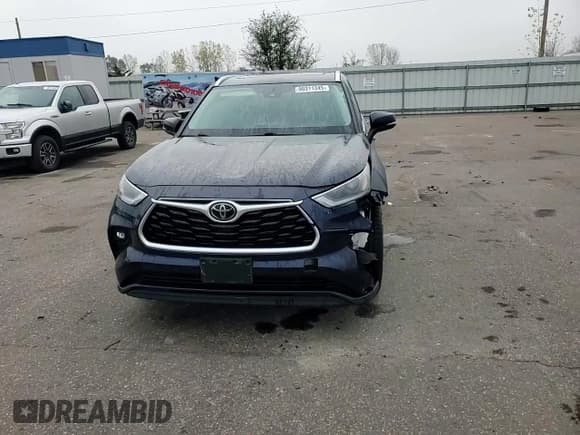 ✅ 2021 Toyota Highlander XLE • VIN: 5TDGZRBH3MS090145 • Lot: 90311345. Wystawiony na Copart z przebiegiem 93 222 mil. Bezpłatny archiwum sprzedaży aukcyjnych z USA i szczegółowy raport historii pojazdu na DreamBid. Zdjęcie 11.
