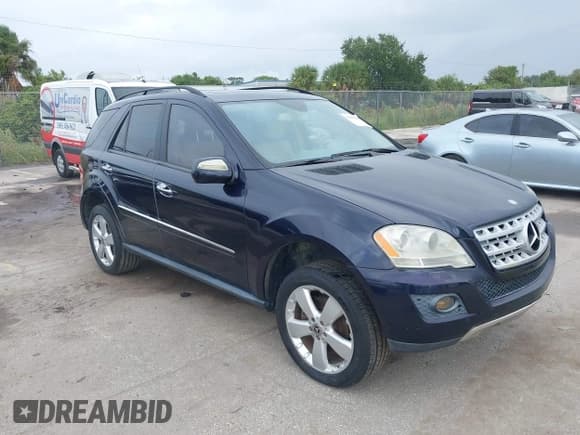 ✅ 2009 Mercedes-Benz M 350 • VIN: 4JGBB86E29A506341 • Lot: 43369694. Wystawiony na IAAI z przebiegiem 153 025 mil. Bezpłatny archiwum sprzedaży aukcyjnych z USA i szczegółowy raport historii pojazdu na DreamBid. Zdjęcie 1.