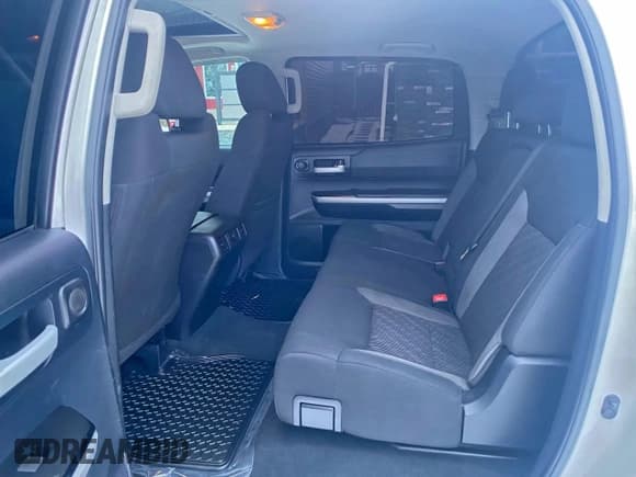 ✅ 2016 Toyota Tundra SR5 • VIN: 5TFDY5F11GX495804 • Лот: 94809285. Опубликован ранее на Copart с пробегом 310 237 миль. Бесплатный доступ к архиву аукционных продаж из США и подробный отчёт об истории автомобиля на DreamBid. Изображение 6.