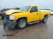 2008 Chevrolet Silverado 1500 Work Truck z VIN 1GCEC14X28Z124434, wystawiony jako IAAI lot #42358368 z przebiegiem 261 241 mil mil oraz . Historia ofert i sprzedaży dostępna na DreamBid. Obrazek 2.
