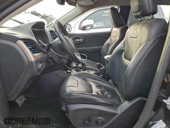 ✅ 2015 Jeep Cherokee Latitude • VIN: 1C4PJMCS4FW583520 • Lot: 92861095. Wystawiony na Copart z przebiegiem 185 664 mil. Bezpłatny archiwum sprzedaży aukcyjnych z USA i szczegółowy raport historii pojazdu na DreamBid. Zdjęcie 7.