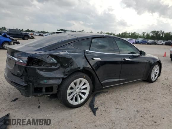✅ 2018 Tesla Model S 75D • VIN: 5YJSA1E29JF281854 • Лот: 55339485. Опубликован ранее на Copart с пробегом 104 177 миль. Бесплатный доступ к архиву аукционных продаж из США и подробный отчёт об истории автомобиля на DreamBid. Изображение 3.