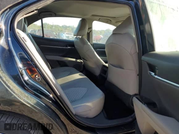 2019 Toyota Camry LE z VIN 4T1B11HK0KU850297, wystawiony jako Copart lot #86070935 z przebiegiem 213 970 mil mil oraz Czysty tytuł • Clean title. Historia ofert i sprzedaży dostępna na DreamBid. Obrazek 10.