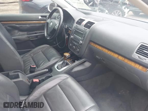 ✅ 2005 Volkswagen Jetta 2.5L • VIN: 3VWDF71K25M629298 • Лот: 42622502. Опубликован ранее на IAAI с пробегом 247 570 миль. Бесплатный доступ к архиву аукционных продаж из США и подробный отчёт об истории автомобиля на DreamBid. Изображение 5.