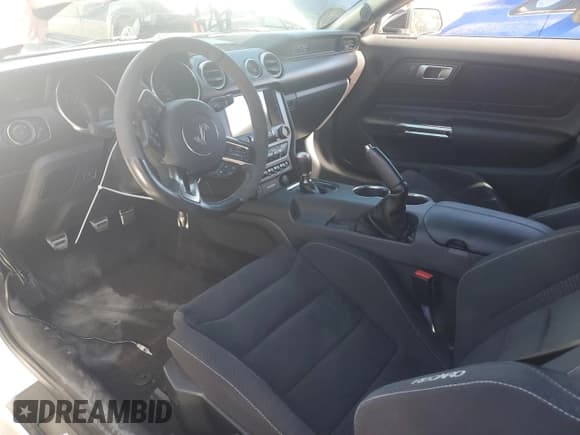 ✅ 2017 Ford Mustang Shelby GT350 • VIN: 1FA6P8JZ9H5522860 • Lot: 64941525. Wystawiony na Copart z przebiegiem 21 551 mil. Bezpłatny archiwum sprzedaży aukcyjnych z USA i szczegółowy raport historii pojazdu na DreamBid. Zdjęcie 8.