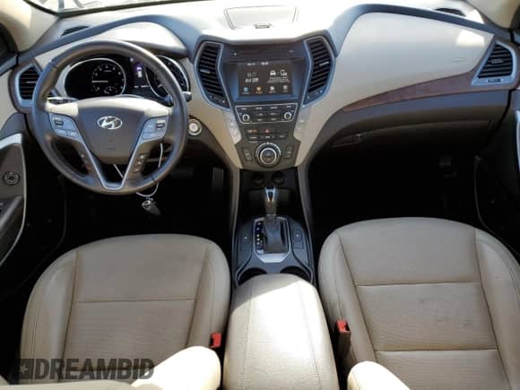 ✅ 2018 Hyundai Santa Fe 2.4L • VIN: 5XYZU3LB0JG561143 • Lot: 46826633. Wystawiony na Copart z przebiegiem 66 467 mil mil. Skorzystaj z bezpłatnego archiwum sprzedaży aukcyjnych z USA i zobacz szczegółowy raport historii pojazdu na DreamBid. Zdjęcie 8.