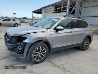 ✅ 2020 Volkswagen Tiguan SE • VIN: 3VV3B7AX9LM157296 • Lot: 68542505. Wystawiony na Copart z przebiegiem 68 687 mil. Bezpłatny archiwum sprzedaży aukcyjnych z USA i szczegółowy raport historii pojazdu na DreamBid. Zdjęcie 1.