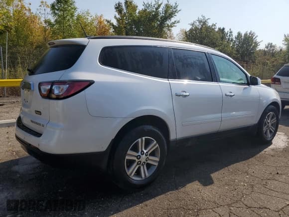 ✅ 2016 Chevrolet Traverse LT • VIN: 1GNKRGKD7GJ344380 • Lot: 81057905. Wystawiony na Copart z przebiegiem 185 071 mil. Bezpłatny archiwum sprzedaży aukcyjnych z USA i szczegółowy raport historii pojazdu na DreamBid. Zdjęcie 3.