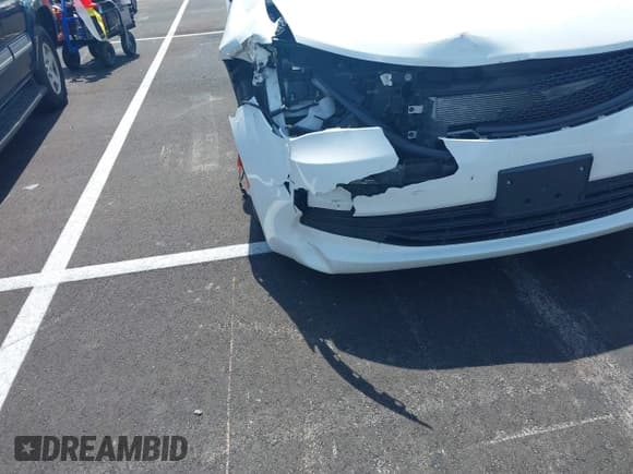 ✅ 2020 Chrysler Voyager L • VIN: 2C4RC1AG4LR102783 • Lot: 42133616. Listed on IAAI with 51,932 mi. Free auction sales archive from the USA and detailed vehicle history report at DreamBid. Image 6.