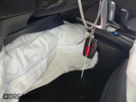 ✅ 2024 Toyota Corolla Cross XLE • VIN: 7MUDAAAG4RV102594 • Lot: 43496530. Wystawiony na IAAI z przebiegiem 16 004 mil. Bezpłatny archiwum sprzedaży aukcyjnych z USA i szczegółowy raport historii pojazdu na DreamBid. Zdjęcie 11.