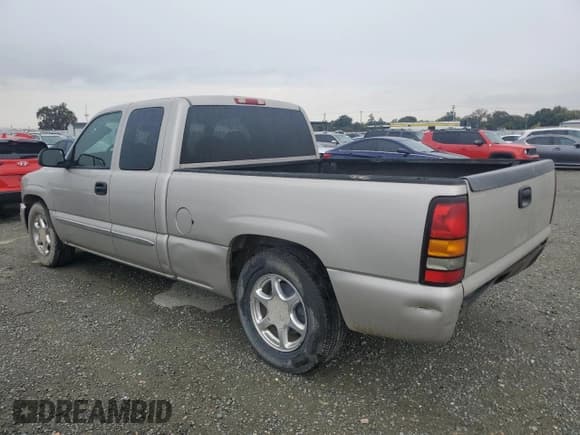 ✅ 2006 GMC Sierra 1500 SLE1 • VIN: 1GTEC19T36Z125367 • Лот: 81338355. Опубликован ранее на Copart с пробегом 193 358 миль. Бесплатный доступ к архиву аукционных продаж из США и подробный отчёт об истории автомобиля на DreamBid. Изображение 2.