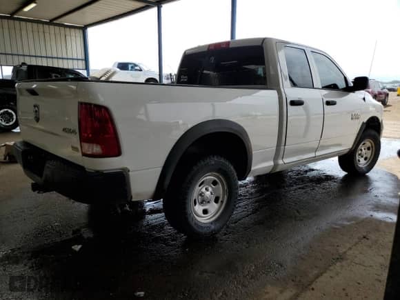 2016 Ram 1500 Express with VIN 1C6RR7FG1GS325949, listed as a Copart auction lot 68525725 with 113,990 mi miles and Clean title. Bid and sale history available at DreamBid. Image 3.