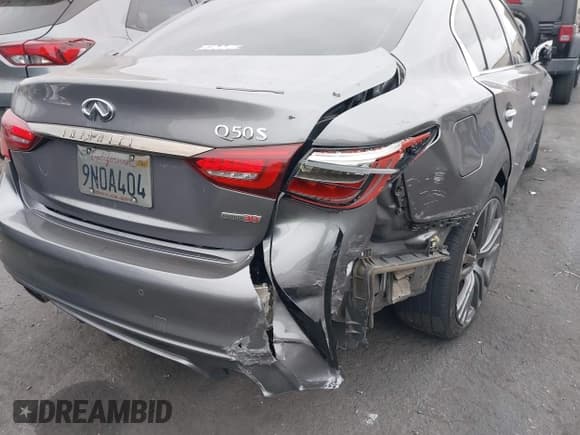 ✅ 2020 Infiniti Q50 Pure • VIN: JN1EV7AP3LM208059 • Lot: 42017901. Listed on IAAI with 47,185 mi. Free auction sales archive from the USA and detailed vehicle history report at DreamBid. Image 18.