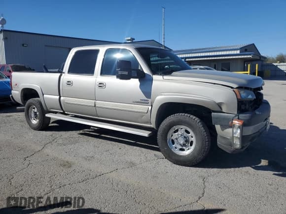 ✅ 2006 Chevrolet Silverado 2500HD LT2 • VIN: 1GCHK23D46F200540 • Lot: 47072885. Wystawiony na Copart z przebiegiem 160 542 mil. Bezpłatny archiwum sprzedaży aukcyjnych z USA i szczegółowy raport historii pojazdu na DreamBid. Zdjęcie 4.