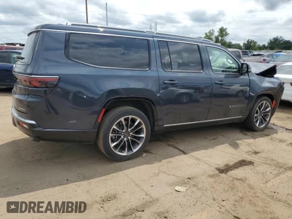 ✅ 2023 Jeep Wagoneer Series III • VIN: 1C4SJSDP4PS502551 • Lot: 64346044. Wystawiony na Copart z przebiegiem 16 765 mil. Bezpłatny archiwum sprzedaży aukcyjnych z USA i szczegółowy raport historii pojazdu na DreamBid. Zdjęcie 3.