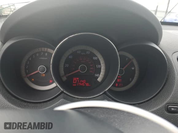 ✅ 2013 Kia Forte EX • VIN: KNAFU4A28D5737975 • Lot: 69840835. Wystawiony na Copart z przebiegiem 174 578 mil. Bezpłatny archiwum sprzedaży aukcyjnych z USA i szczegółowy raport historii pojazdu na DreamBid. Zdjęcie 9.