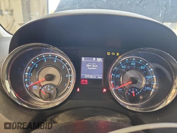 ✅ 2013 Chrysler Town & Country Limited • VIN: 2C4RC1GGXDR598391 • Lot: 86305355. Wystawiony na Copart z przebiegiem 197 536 mil. Bezpłatny archiwum sprzedaży aukcyjnych z USA i szczegółowy raport historii pojazdu na DreamBid. Zdjęcie 9.