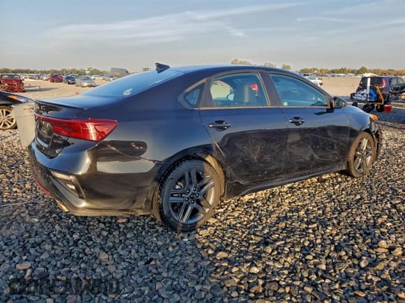 ✅ 2021 Kia Forte GT-Line • VIN: 3KPF34AD8ME419835 • Lot: 94872105. Wystawiony na Copart z przebiegiem 60 317 mil. Bezpłatny archiwum sprzedaży aukcyjnych z USA i szczegółowy raport historii pojazdu na DreamBid. Zdjęcie 3.