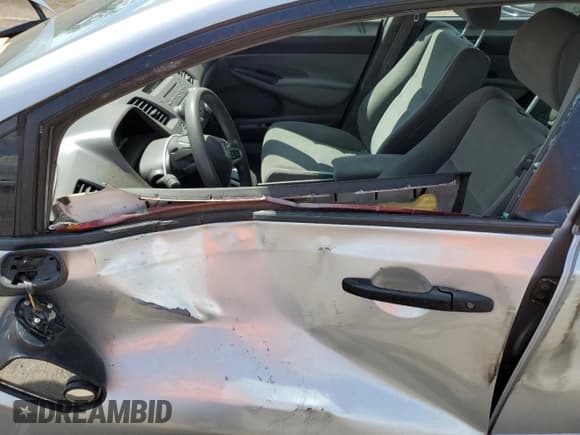 ✅ 2010 Honda Civic DX-G • VIN: 2HGFA1F47AH035835 • Lot: 69944035. Listed on Copart with 204,441 mi. Free auction sales archive from the USA and detailed vehicle history report at DreamBid. Image 7.