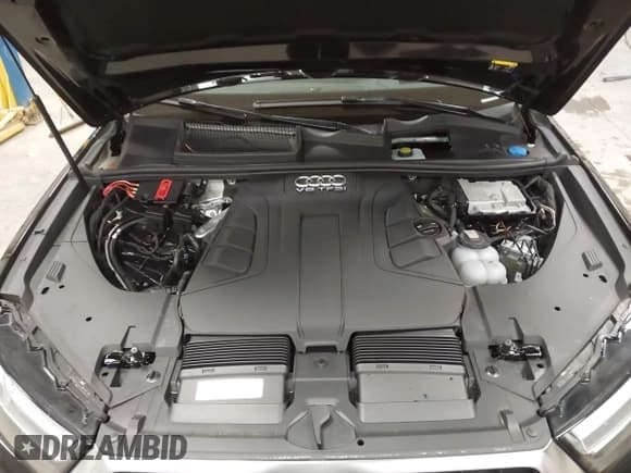 ✅ 2018 Audi Q7 Prestige • VIN: WA1VAAF74JD019684 • Lot: 43390168. Wystawiony na IAAI z przebiegiem 58 277 mil. Bezpłatny archiwum sprzedaży aukcyjnych z USA i szczegółowy raport historii pojazdu na DreamBid. Zdjęcie 10.