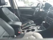 ✅ 2015 Volkswagen Passat S • VIN: 1VWAT7A31FC113442 • Lot: 42371616. Wystawiony na IAAI z przebiegiem 157 894 mil. Bezpłatny archiwum sprzedaży aukcyjnych z USA i szczegółowy raport historii pojazdu na DreamBid. Zdjęcie 5.