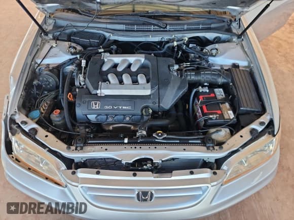 ✅ 2002 Honda Accord EX • VIN: 1HGCG22552A022863 • Lot: 87223225. Listed on Copart with 185,818 mi. Free auction sales archive from the USA and detailed vehicle history report at DreamBid. Image 11.