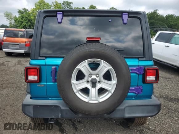 ✅ 2020 Jeep Wrangler Unlimited Freedom • VIN: 1C4HJXDG3LW323461 • Lot: 64508535. Wystawiony na Copart z przebiegiem 76 015 mil. Bezpłatny archiwum sprzedaży aukcyjnych z USA i szczegółowy raport historii pojazdu na DreamBid. Zdjęcie 6.