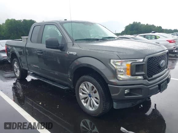 ✅ 2018 Ford F-150 XL • VIN: 1FTEX1EP1JFC12353 • Lot: 42968566. Wystawiony na IAAI z przebiegiem 123 175 mil. Bezpłatny archiwum sprzedaży aukcyjnych z USA i szczegółowy raport historii pojazdu na DreamBid. Zdjęcie 1.