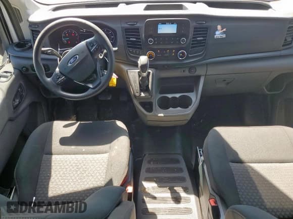 ✅ 2023 Ford Transit Cargo • VIN: 1FTBR3X84PKB10219 • Lot: 60219385. Wystawiony na Copart z przebiegiem 83 059 mil. Bezpłatny archiwum sprzedaży aukcyjnych z USA i szczegółowy raport historii pojazdu na DreamBid. Zdjęcie 8.