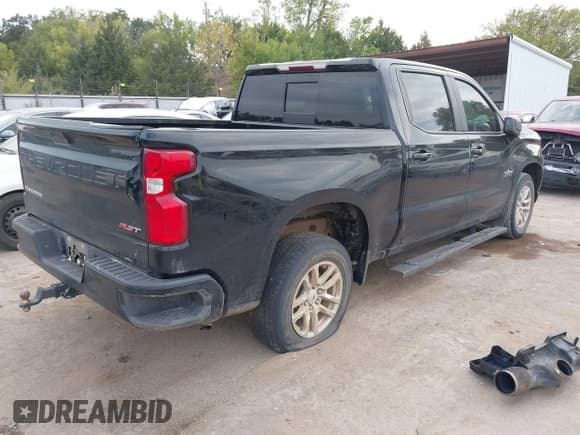✅ 2020 Chevrolet Silverado 1500 RST • VIN: 3GCPWDED4LG191065 • Lot: 43382607. Wystawiony na IAAI z przebiegiem 105 964 mil. Bezpłatny archiwum sprzedaży aukcyjnych z USA i szczegółowy raport historii pojazdu na DreamBid. Zdjęcie 4.