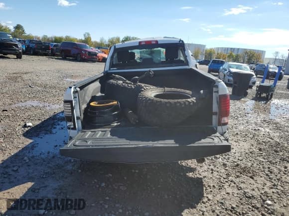 ✅ 2020 Ram 1500 Warlock • VIN: 1C6RR7GT1LS109900 • Lot: 85290375. Wystawiony na Copart z przebiegiem 72 072 mil. Bezpłatny archiwum sprzedaży aukcyjnych z USA i szczegółowy raport historii pojazdu na DreamBid. Zdjęcie 6.