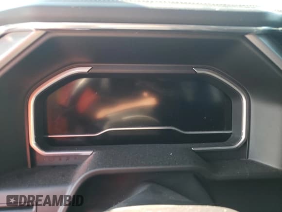 ✅ 2022 GMC Sierra 1500 • VIN: 3GTUUGET3NG636724 • Lot: 83799405. Wystawiony na Copart z przebiegiem Nie podano. Bezpłatny archiwum sprzedaży aukcyjnych z USA i szczegółowy raport historii pojazdu na DreamBid. Zdjęcie 9.