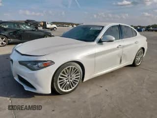 ✅ 2017 Alfa Romeo Giulia Ti • VIN: ZARFAECN1H7551994 • Lot: 93531235. Wystawiony na Copart z przebiegiem 59 275 mil. Bezpłatny archiwum sprzedaży aukcyjnych z USA i szczegółowy raport historii pojazdu na DreamBid. Zdjęcie 1.
