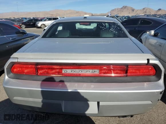 ✅ 2012 Dodge Challenger R/T • VIN: 2C3CDYBT7CH109843 • Lot: 84873074. Wystawiony na Copart z przebiegiem 68 466 mil. Bezpłatny archiwum sprzedaży aukcyjnych z USA i szczegółowy raport historii pojazdu na DreamBid. Zdjęcie 6.