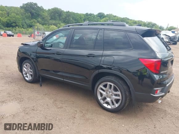 ✅ 2024 Honda Passport EX-L • VIN: 5FNYF8H59RB019595 • Lot: 42696453. Listed on IAAI with 18,292 mi. Free auction sales archive from the USA and detailed vehicle history report at DreamBid. Image 3.