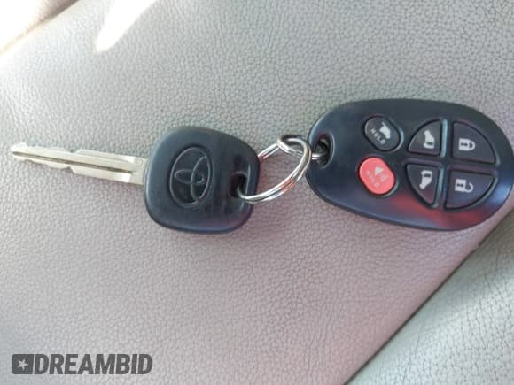 ✅ 2013 Toyota Sienna XLE AAS • VIN: 5TDYK3DC2DS343012 • Lot: 43014501. Listed on IAAI with 130,513 mi. Free auction sales archive from the USA and detailed vehicle history report at DreamBid. Image 11.