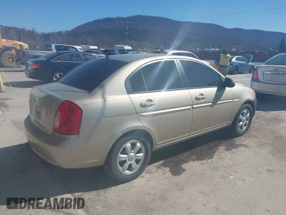 ✅ 2007 Hyundai Accent GLS • VIN: KMHCN46CX7U093034 • Лот: 41855739. Опубликован ранее на IAAI с пробегом 152 449 миль. Бесплатный доступ к архиву аукционных продаж из США и подробный отчёт об истории автомобиля на DreamBid. Изображение 4.