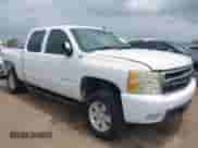 2007 Chevrolet Silverado 1500 1LT z VIN 3GCEK13387G506628, wystawiony jako IAAI lot #42087661 z przebiegiem 270 119 mil mil oraz . Historia ofert i sprzedaży dostępna na DreamBid. Obrazek 1.