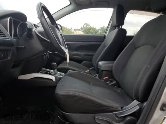 2014 Mitsubishi Outlander ES with VIN 4A4AR3AU2EE018225, listed as a Copart auction lot 81813845 with 114,716 mi miles and Salvage title. Bid and sale history available at DreamBid. Image 7.