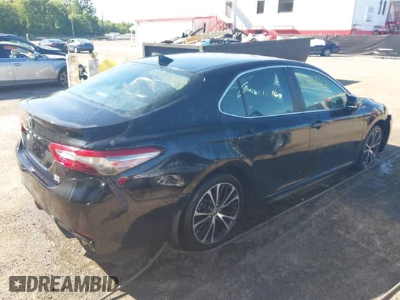 2020 Toyota Camry SE with VIN 4T1M11BK2LU010539, listed as a IAAI auction lot 42292336 with 39,342 mi miles and . Bid and sale history available at DreamBid. Image 4.