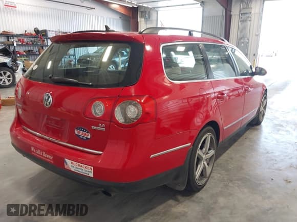 ✅ 2007 Volkswagen Passat • VIN: WVWRU93C47E220826 • Lot: 42721381. Wystawiony na IAAI z przebiegiem 221 705 mil. Bezpłatny archiwum sprzedaży aukcyjnych z USA i szczegółowy raport historii pojazdu na DreamBid. Zdjęcie 4.