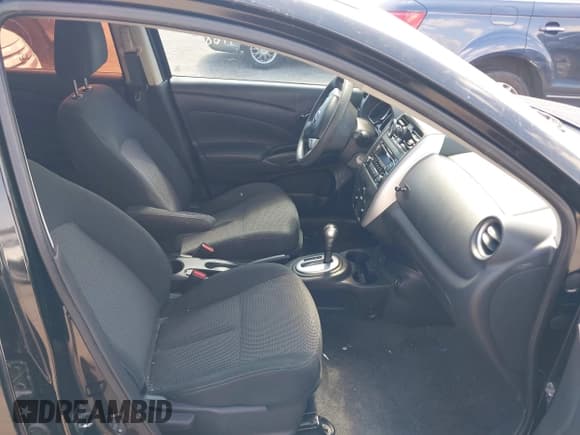 ✅ 2018 Nissan Versa SV • VIN: 3N1CN7AP1JL804768 • Lot: 43422291. Listed on IAAI with 134,963 mi. Free auction sales archive from the USA and detailed vehicle history report at DreamBid. Image 5.